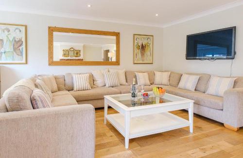 Thorpeness House | Turret House, Thorpeness - Close to the beach, Thorpeness Lake , Thorpeness Hotel, Golf and Country Club - Aldeburgh Coastal Cottages
