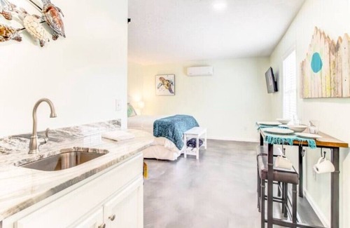 Yaupon Beach Apartment | Turtle Nest Suite at LazyOak.Life