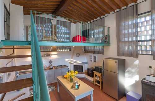 Poggibonsi Villa | Tuscan atmosphere in a wonderful villa for 8 with heated pool