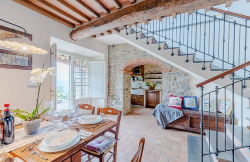 San Pietro a Marcigliano Villa | Tuscan Fizz, a traditional Stone Farmhouse with Private Pool and Amazing View among the Vineyards in Lucca