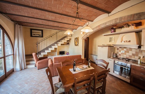 Gambassi Terme House | Tuscan house in an ancient village near San Gimignano - Il Fienile