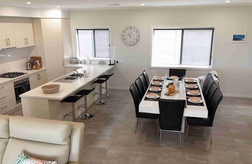 Seymour House | TWIN GUMS - EXCLUSIVE RIVERFRONT PROPERTY - TAILEM BEND