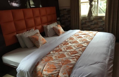 Surulere Hotel | Twin Tower Hotel