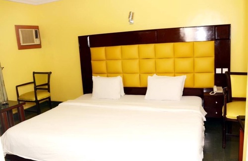 Surulere Hotel | Twin Tower Hotel