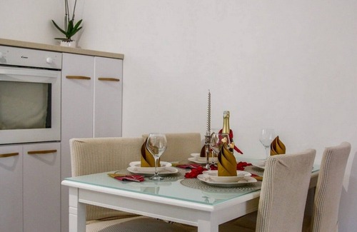 Strozanac Apartment | Two bedroom apartment with balcony and sea view Podstrana, Split (A-24063-a)