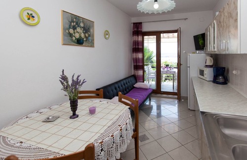 Jadranovo Apartment | Two bedroom apartment with terrace and sea view Jadranovo, Crikvenica (A-2377-a)