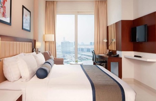Dubai Sports City Apartment | Two Bedroom Apartment In Sports City By Luxury Bookings