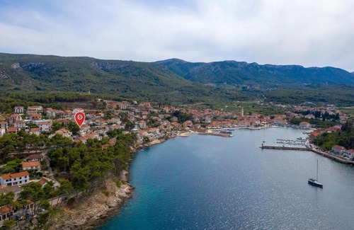 Island Hvar Apartment | Two-Bedroom Apartment in Jelsa