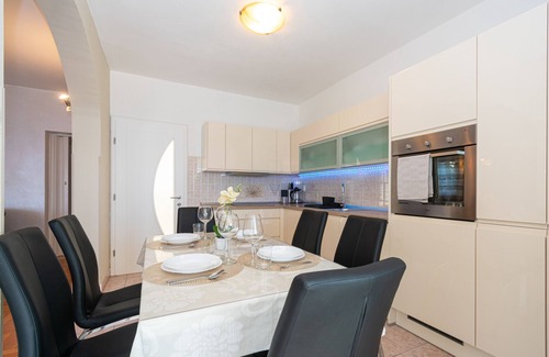 Mandre Apartment | Two bedroom apartment near beach Mandre, Pag (A-4093-d)
