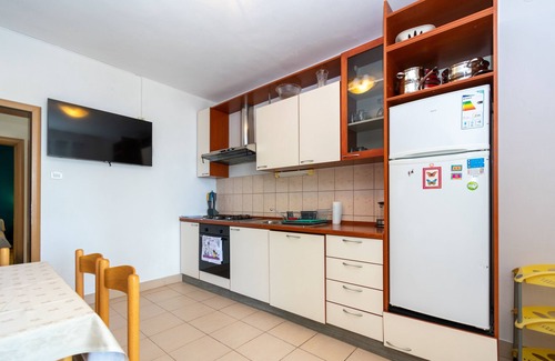 Mandre Apartment | Two bedroom apartment near beach Mandre, Pag (A-4093-a)