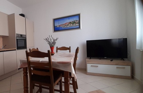 Kali Apartment | Two bedroom apartment near beach Kali, Ugljan (A-8503-a)