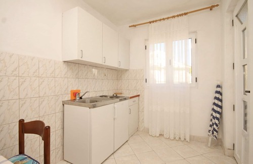 Rukavac Apartment | Two bedroom apartment near beach Rukavac, Vis (A-2478-a)