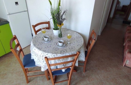 Milna Apartment | Two bedroom apartment near beach Milna, Vis (A-3036-a)