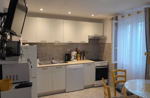 Postira Apartment | Two bedroom apartment with terrace and sea view Postira, Brač (A-2911-b)