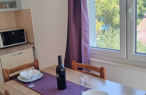 Cove Osibova (Milna) Apartment | Two bedroom apartment with terrace and sea view Cove Osibova, Brač (A-23774-b)