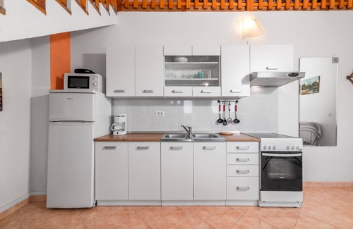 Cancini Apartment | Two bedroom apartment with terrace Cancini, Poreč (A-24335-c)