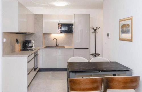 Znjan Apartment | Two bedroom apartment with balcony and sea view Split (A-24662-a)