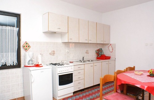 Mandre Apartment | Two bedroom apartment with terrace Mandre, Pag (A-523-b)