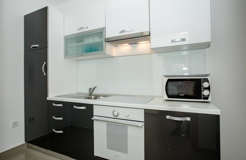 Banjol Apartment | Two bedroom apartment with balcony and sea view Banjol, Rab (A-21635-e)