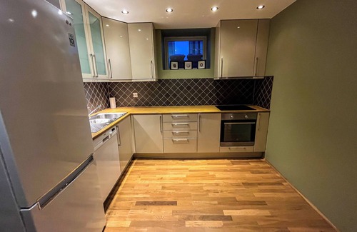 Alesund Apartment | Two-Bedroom City Apartment with Fire Place and Free Parking - Calm and Central