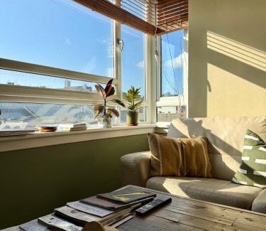 North West Apartment | Two bedroom maisonette in the heart of the West End