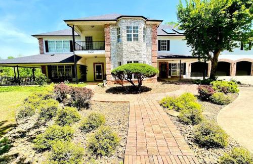 Fayetteville House | Two houses, 8 bedrooms, 4 King beds, 7400 sq ft