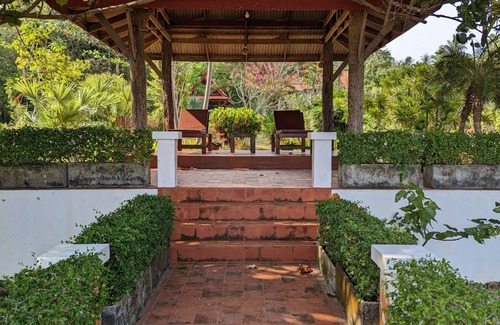 Nuea Khlong Villa | Two Kingsize bedrooms with air conditioning 1 double bedroom with fans