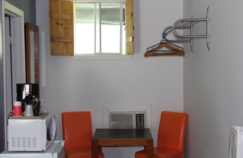 Papineau-Cameron Hotel | Two Rivers Motel