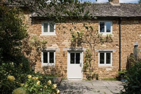 Upper Oddington House | Two Rose Walk Cottage Cotswolds