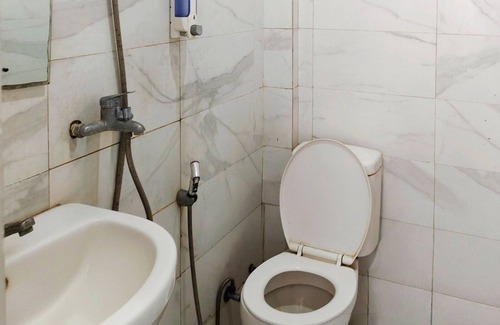 Sedati House | TwoSpaces Living at Nabila Semampir Homestay