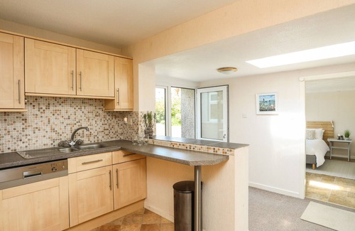 Benllech House | TY BEDW, pet friendly, country holiday cottage in Benllech