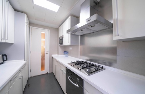 Xujiahui Bed & Breakfast | Tyms Stylish 3BR 2BA Apt Xujiahui Metro