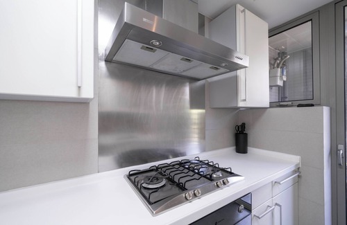 Xujiahui Bed & Breakfast | Tyms Stylish 3BR 2BA Apt Xujiahui Metro