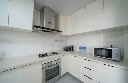 Changning Bed & Breakfast | Tyms Tianshan 4BR 2BA APT Residence