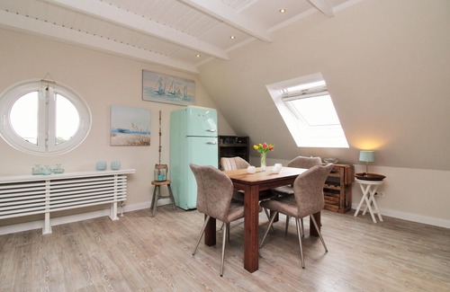 Kuehlungsborn Apartment | Ulmenhof WE 11: modern, high-quality furnished 1-room apartment