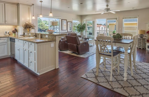 Downtown Condo | Ultimate Beach Getaway
