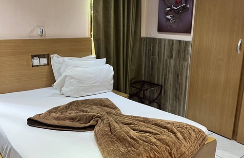 Mile 11 Hotel | ULTIMATE HOTEL