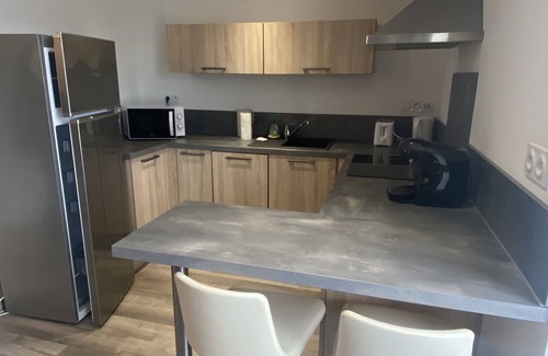 La Cite Apartment | Un apt Meublé Avec une vue sur le Port des Bas Sablons et un Parking Gratuit