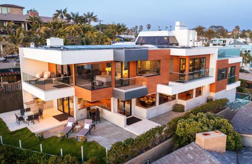 Encinitas House | Unbeatable Location - Steps to Moonlight Beach