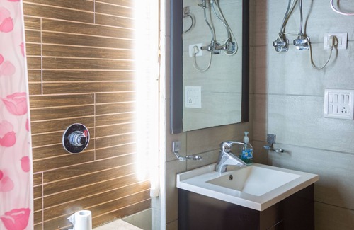 Hauz Khas Village Bed & Breakfast | Under My Roof - Classic