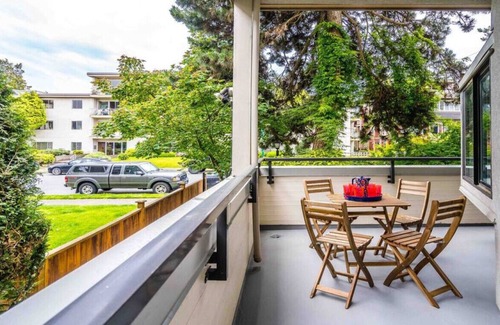 Fairview Apartment | Unique 2 Bedroom Vancouver Condo