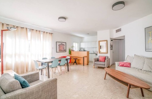 Tel Aviv Promenade Apartment | Unique 2BR Frishman by Holiday-rentals SAFE ROOM