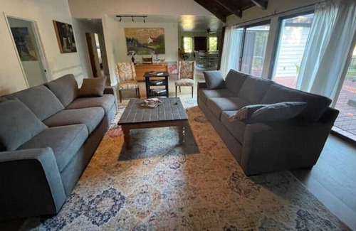Carmichael House | Unique art-filled country home & pool on 1.5 acres