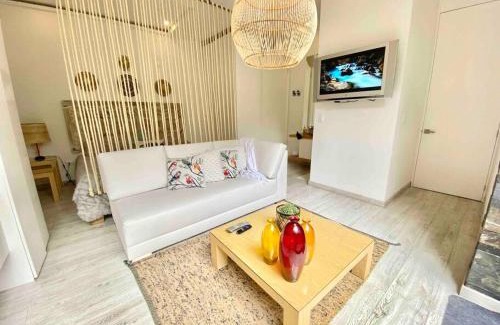 Financial District Apartment | Unique Loft Design, Zona G with Private Terrace