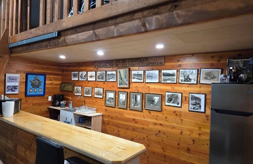 Courtenay Cabin | unique loft space close to town, skiing, biking and hiking