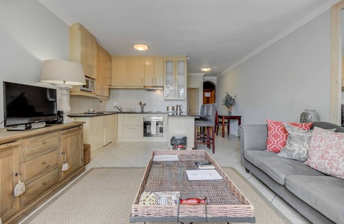 Stellenbosch Central Hotel | UniqueStay Oudehoek Apartment