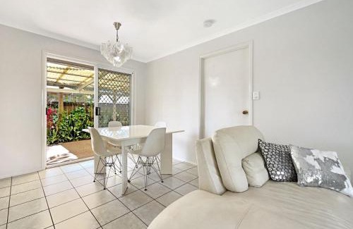 Marcoola Apartment | Unit 1 18 Lorraine Avenue
