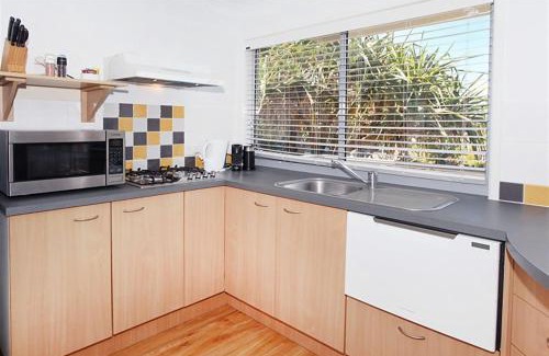 Coolum Beach Apartment | Unit 13 Seacove Resort