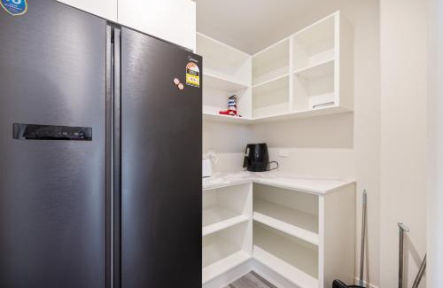 Christchurch City Centre Apartment | Unit 7 Group Getaways Made Easy in Central CHCH