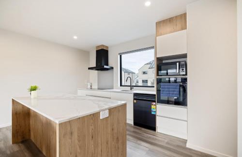 Christchurch City Centre Apartment | Unit 7 Group Getaways Made Easy in Central CHCH